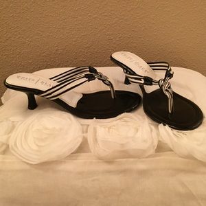 White House Black Market "Kadi" Kitten Heel