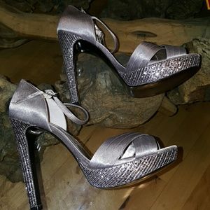 NEW Silver sparkly platform heels, 9