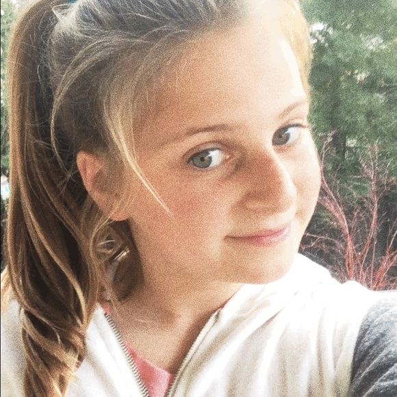 Meet your Posher, Camille - Picture 1 of 1