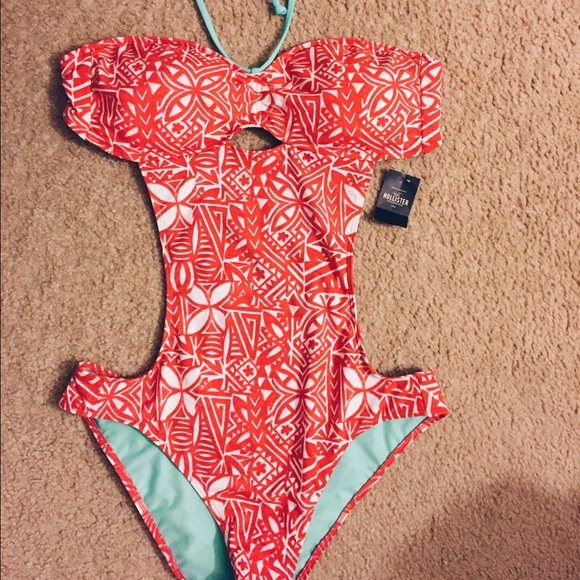 Patterned Hollister one-piece bathing suit (NEW)!