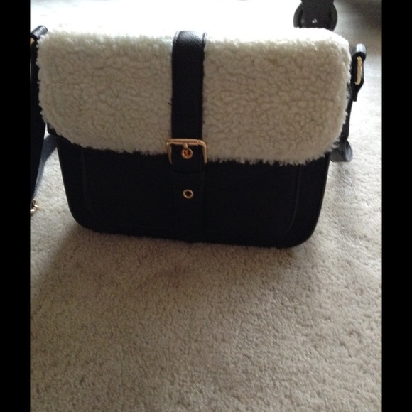 Crossbody purse