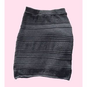 Zig-zag sweater knit pencil skirt