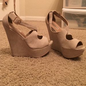 Nude Steve Madden leather wedges