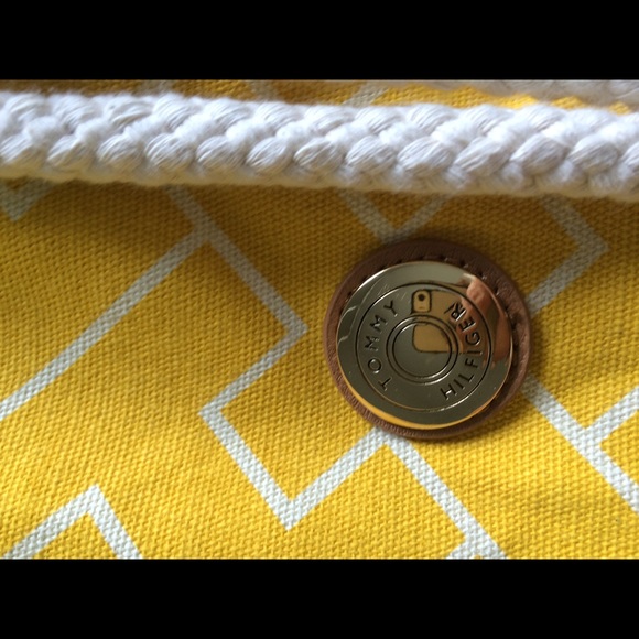 Tommy Hilfiger canvas bucket bag - Picture 2 of 3