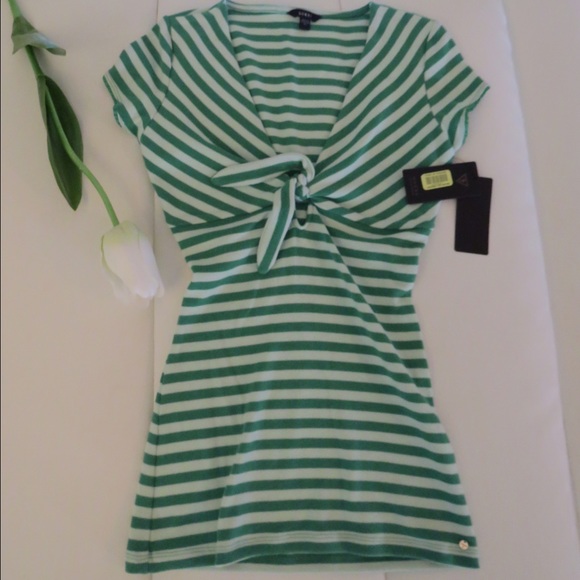 Guess top