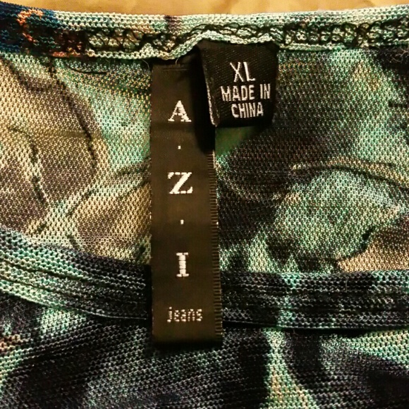 Top - Picture 3 of 4