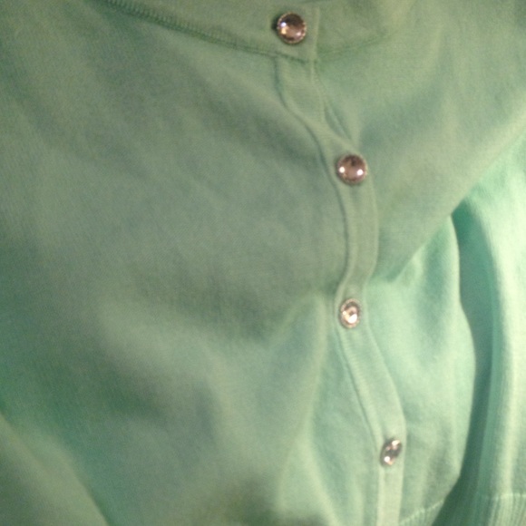 Size small - Picture 3 of 3