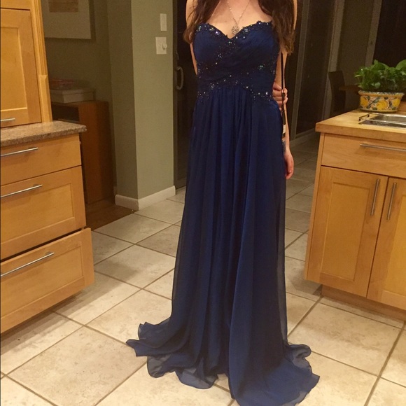 La Femme Gown - Picture 2 of 4