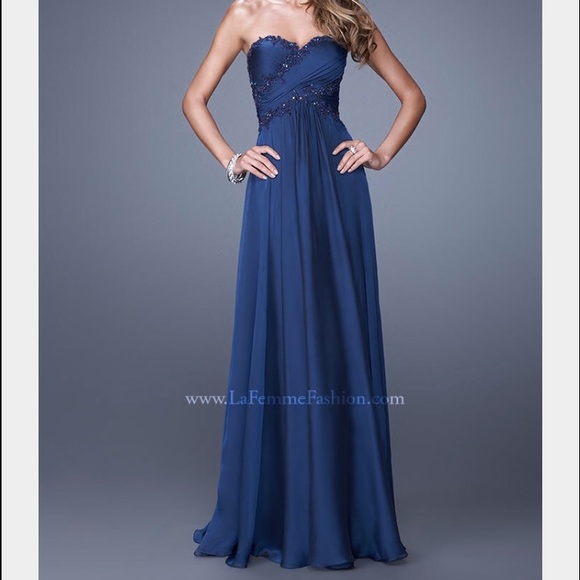 La Femme Gown - Picture 3 of 4