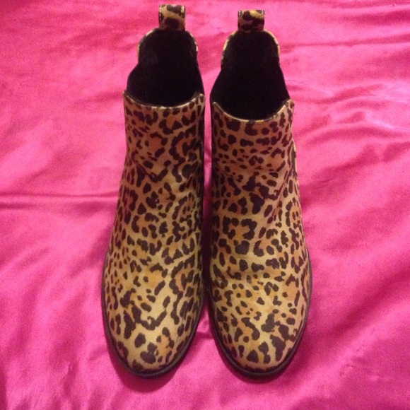 Boots - Picture 2 of 3
