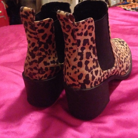 Boots - Picture 3 of 3