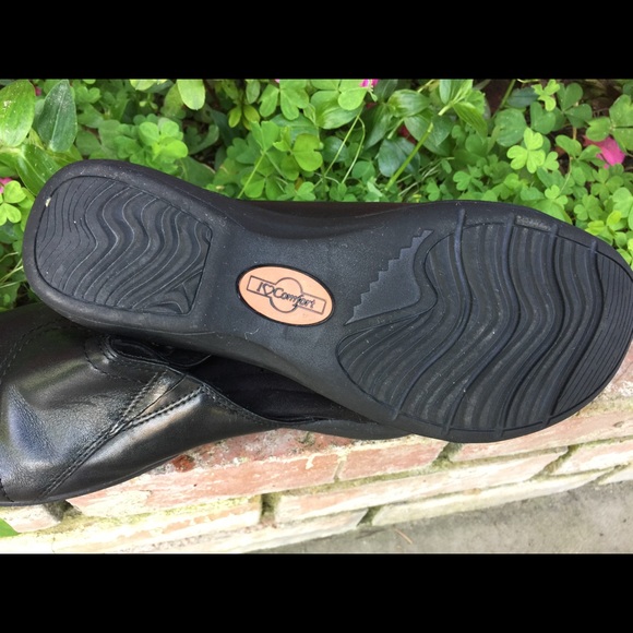 Shoes - Picture 2 of 3