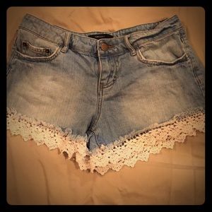 Shorts with lace detail