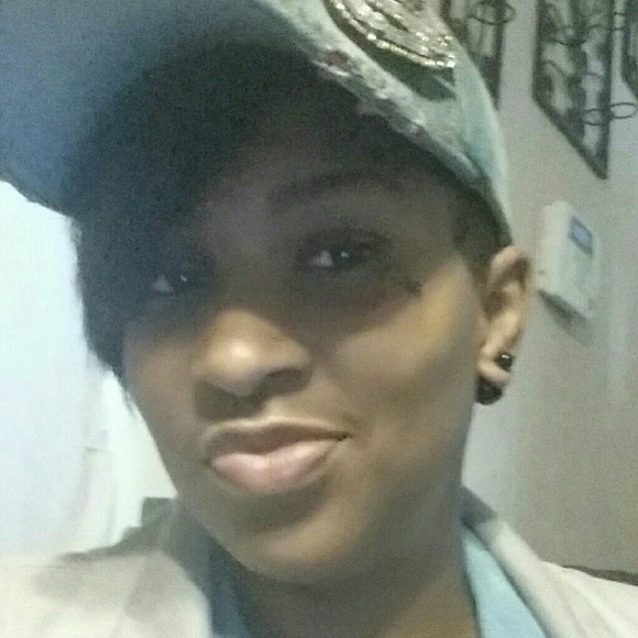 Meet your Posher, Bayonah - Picture 2 of 2