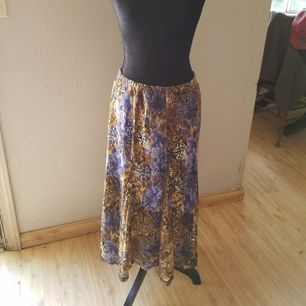 A line lace midi skirt in blues and browns