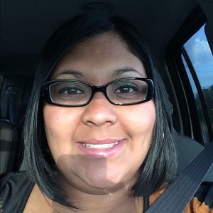 Meet your Posher, Elisa