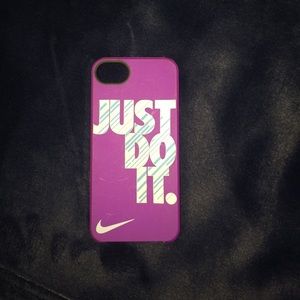 iPhone 5/5s Nike phone case!!