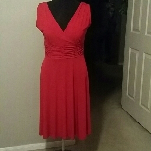 GORGEOUS RED DRESS
