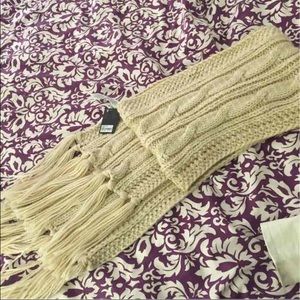 CREAM KNIT SCARF