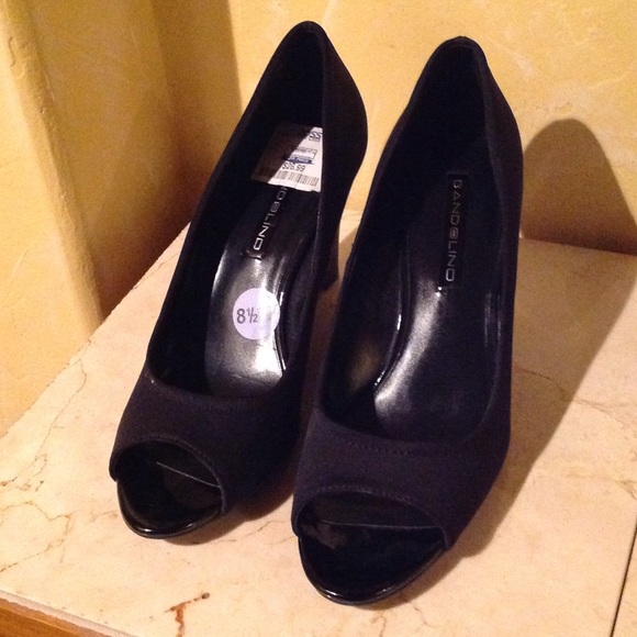 Open toe wedged heels