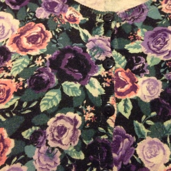 Cardigan - Picture 2 of 3