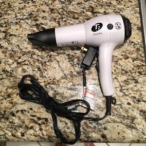 T3 Featherweight hairdryer