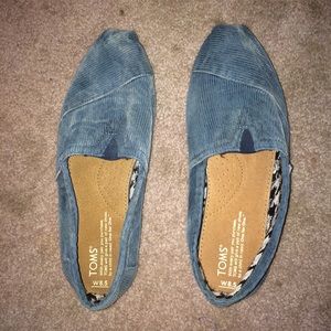 blue corduroy toms