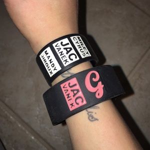 Rare Miley Cyrus and Jac Vanek bracelets!