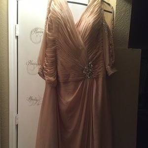 plus size prom/wedding dress!!