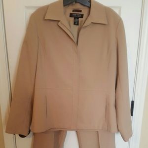 **SOLD** NY&Co Jacket /Pants Suit