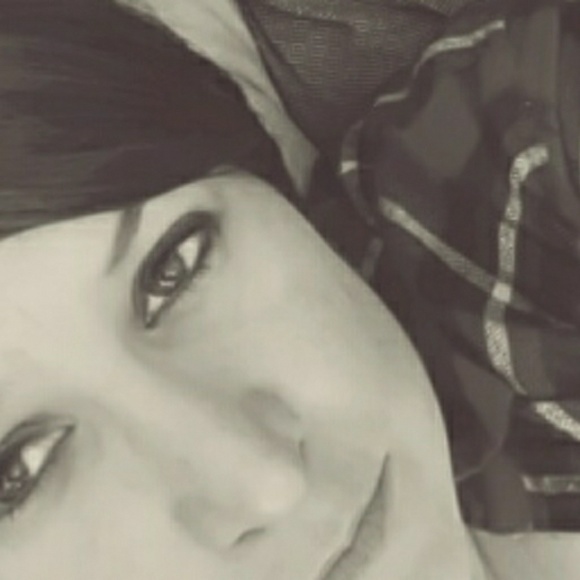 Meet your Posher, Amy - Picture 1 of 1