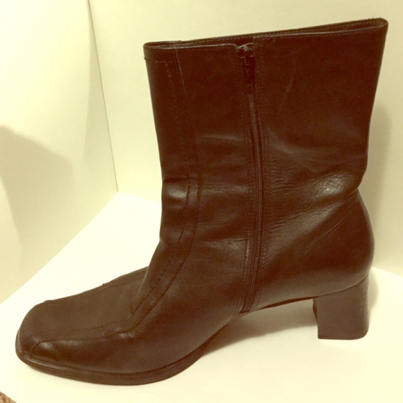 Black Zip Leather Boots