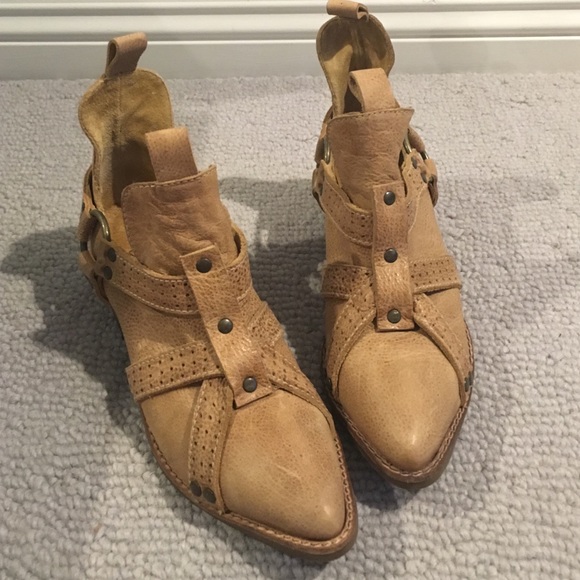 SOLD - Western boots - Picture 1 of 3