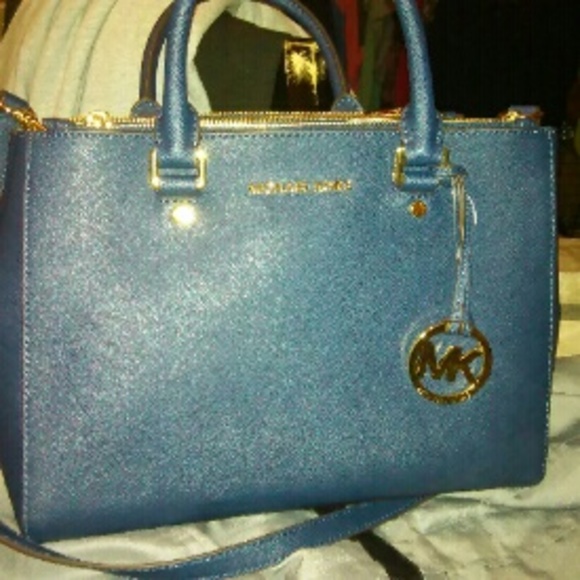 Navy and gold Sutton Medium