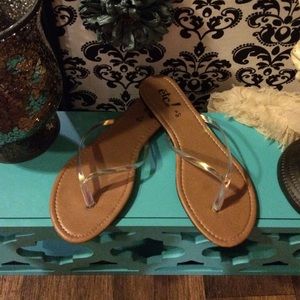 Pretty Iridescent flip flops **WORN ONCE**💎❤️