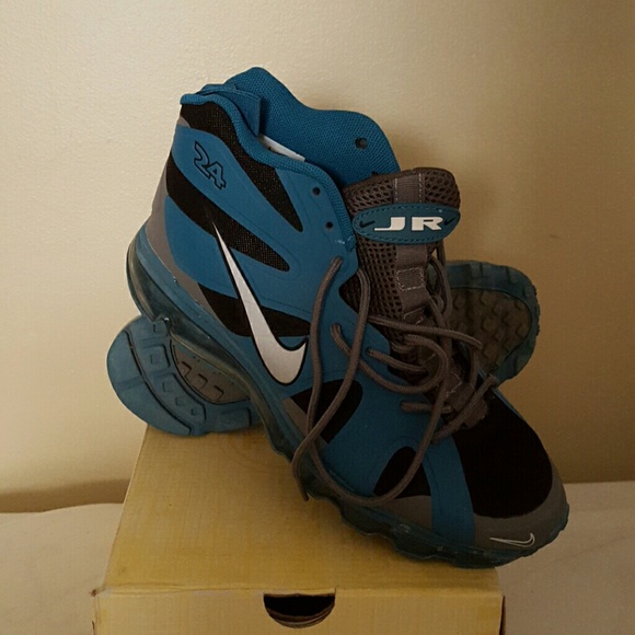 Meet your Posher, Audra - Picture 2 of 4