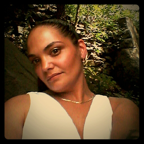 Meet your Posher, Audra - Picture 1 of 4