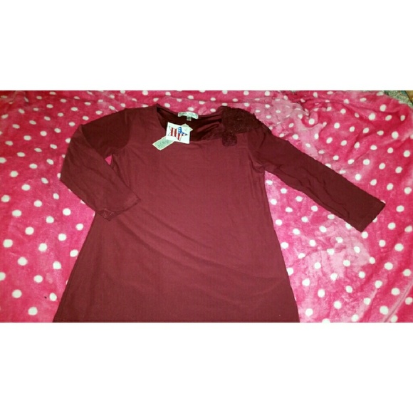 3/4 sleeve maroon blouse