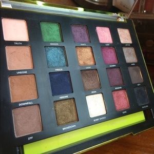 Vice 3 limited edition palette