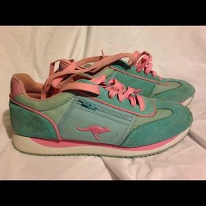 Women's kangaroo shoes