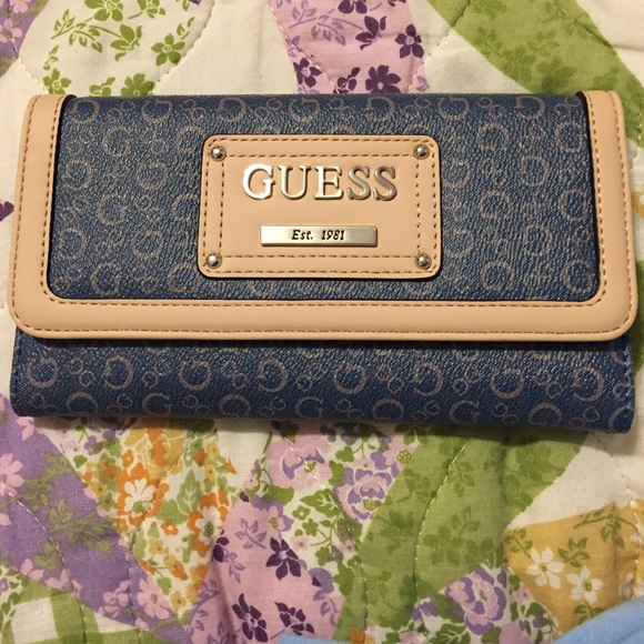 Guess wallet