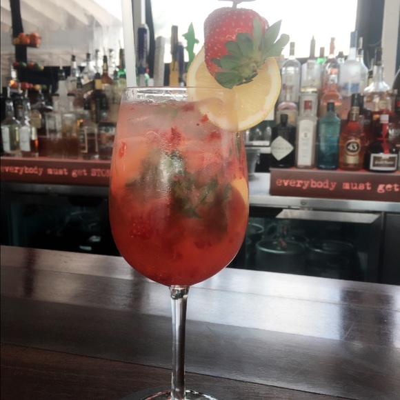 Meet your Posher, Aymara - Picture 1 of 1