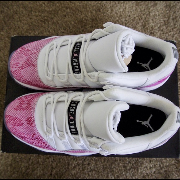 Jordan 11 Pink Snakeskin - Picture 2 of 4