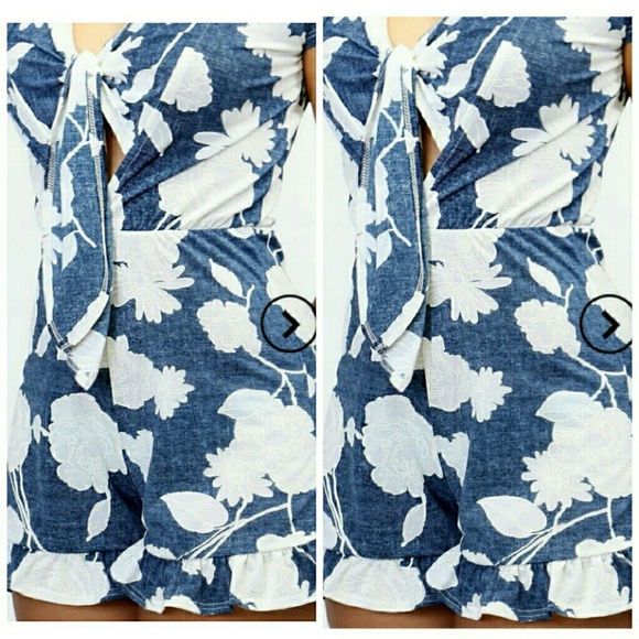 💥 LAST 1 💥 Ruffled Romper with Ribbon Accent - Picture 3 of 4