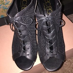 BCBG leather heels 👠