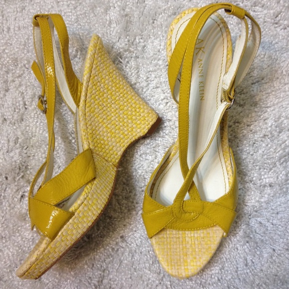 Yellow Anne Klein wedges - Picture 2 of 4
