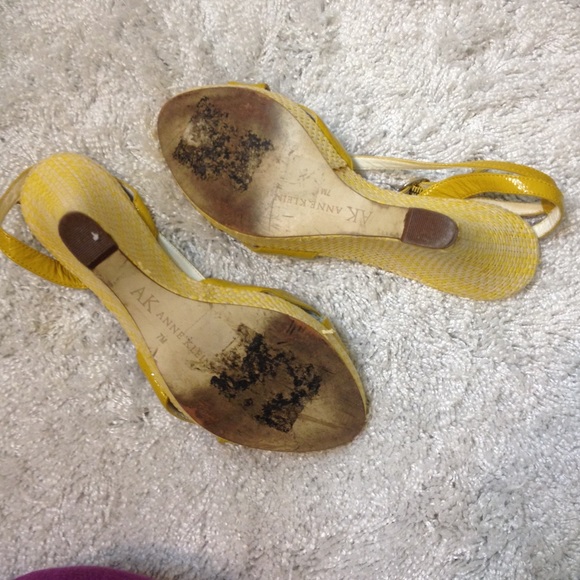 Yellow Anne Klein wedges - Picture 3 of 4