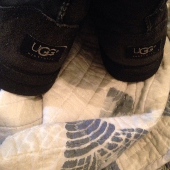 Uggs - Picture 3 of 4