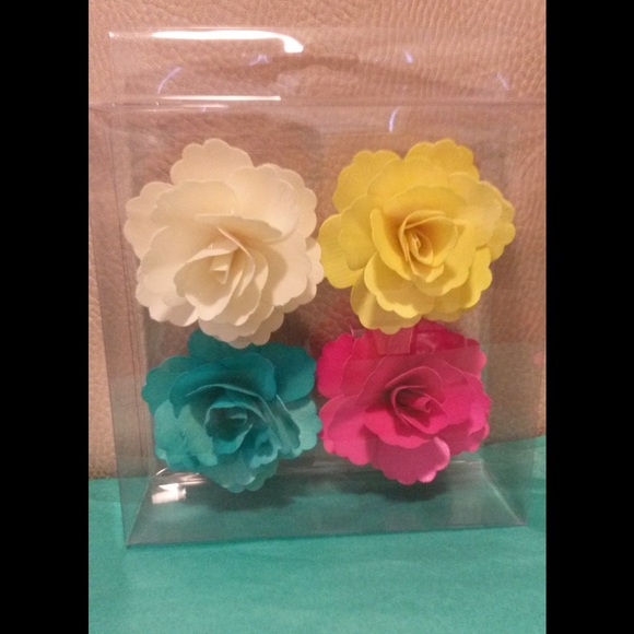 4pk wood decorative flower clips
