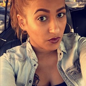 Meet your Posher, Lizbeth